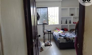 Se vende casa Duplex con local comercial en el Manantial