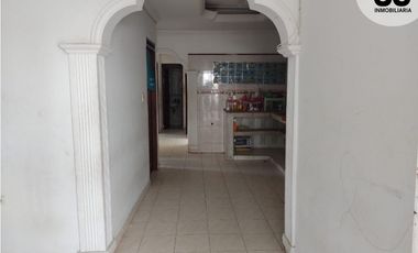 Se vende casa Duplex con local comercial en el Manantial