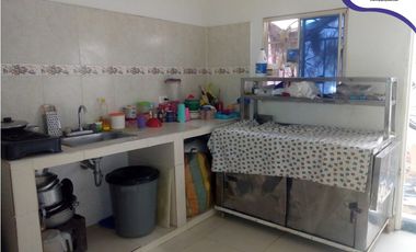 Se vende casa en el barrio Los almendros de Soledad.