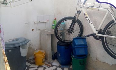 Se vende casa en el barrio Los almendros de Soledad.