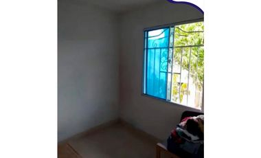 Se vende casa en el barrio Los almendros de Soledad.