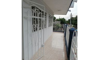Se vende casa + 2 locales en el barrio Normandia de Soledad.