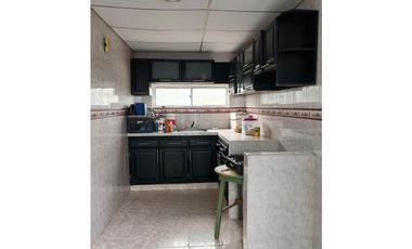 Se vende casa + 2 locales en el barrio Normandia de Soledad.