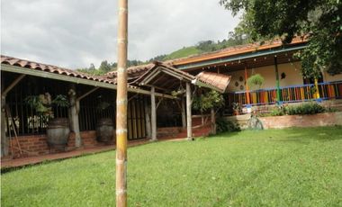 Se Vende Finca Vía Agua Azul