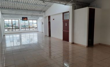 Se Vende Edificio en el parque de Cuba