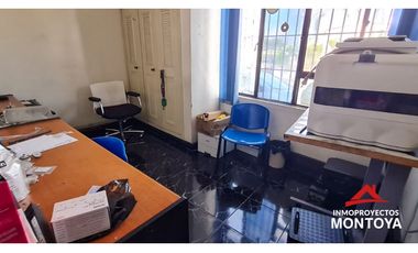 Casa esquinera comercial de 426 m² en Maraya, Pereira