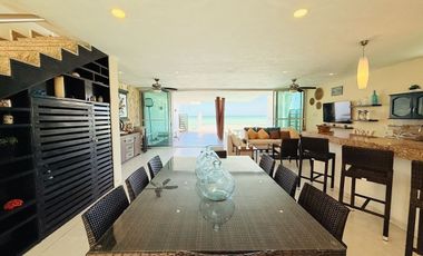 CASA EN VENTA FRENTE AL MAR