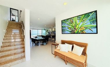 CASA EN VENTA FRENTE AL MAR