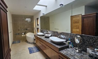 Casa con acabados de lujo en VENTA en COLINAS DE SAN JAVIER
