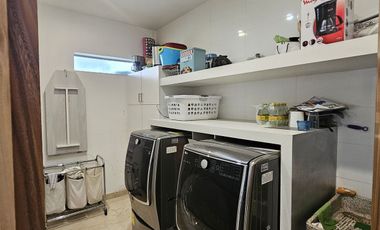Casa con acabados de lujo en VENTA en COLINAS DE SAN JAVIER