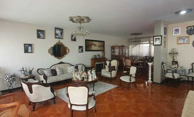 Casa en VENTA en JARDINES DEL BOSQUE
