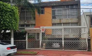 Casa en VENTA en JARDINES DEL BOSQUE