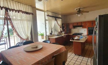 Casa en VENTA en JARDINES DEL BOSQUE