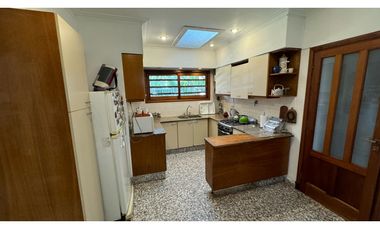 VENTA CHALET 5 DORMITORIOS ESTUDIO PARQUE Y GARAGE