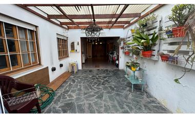 VENTA CHALET 5 DORMITORIOS ESTUDIO PARQUE Y GARAGE