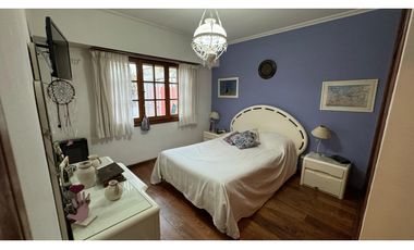 VENTA CHALET 5 DORMITORIOS ESTUDIO PARQUE Y GARAGE