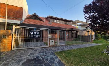 VENTA CHALET 5 DORMITORIOS ESTUDIO PARQUE Y GARAGE