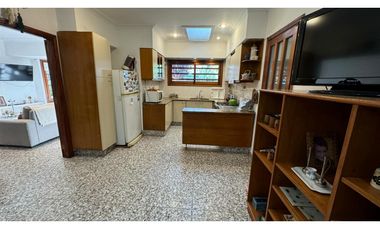 VENTA CHALET 5 DORMITORIOS ESTUDIO PARQUE Y GARAGE