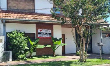 Chalet en venta en Bernal Centro