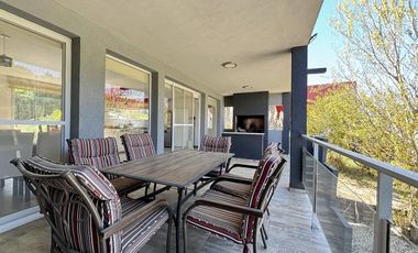 Casa en Venta - Barrio Ecuestre Lote 39 de Costa Esmeralda - Jardín privado