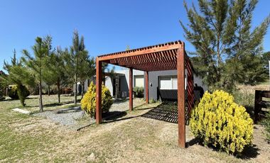 Casa en Venta - Barrio Ecuestre Lote 39 de Costa Esmeralda - Jardín privado