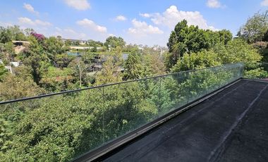 Departamento nuevo en venta con jardín y vista a la cañada en Lomas Altas, CDMX.