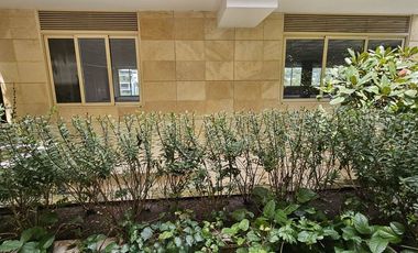 Departamento nuevo en venta con jardín y vista a la cañada en Lomas Altas, CDMX.