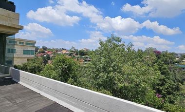 Departamento nuevo en venta con jardín y vista a la cañada en Lomas Altas, CDMX.