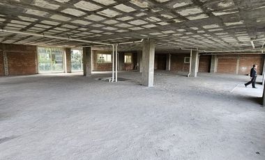 Departamento nuevo en venta con jardín y vista a la cañada en Lomas Altas, CDMX.