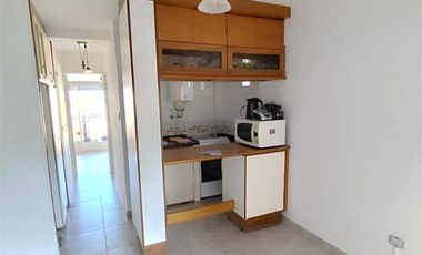 Departamento 2 amb. al frente, recliclado en  Alem 334