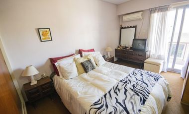 Casa de 7 ambientes en venta, en Florida.