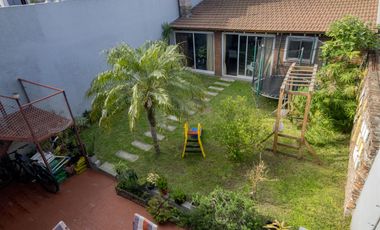Casa de 7 ambientes en venta, en Florida.
