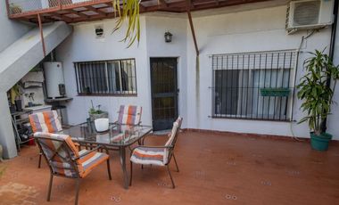 Casa de 7 ambientes en venta, en Florida.