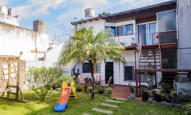 Casa de 7 ambientes en venta, en Florida.