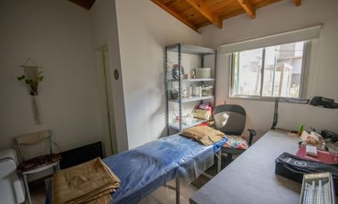 Casa de 7 ambientes en venta, en Florida.