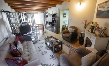 Casa de 7 ambientes en venta, en Florida.