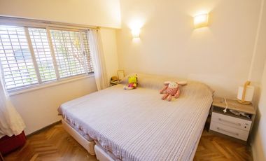 Casa de 7 ambientes en venta, en Florida.