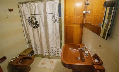 Casa de 7 ambientes en venta, en Florida.