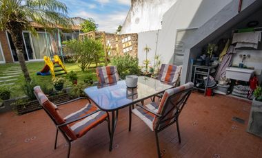 Casa de 7 ambientes en venta, en Florida.