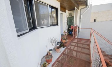 Casa de 7 ambientes en venta, en Florida.
