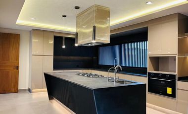 MUY BONITO CASA EN LOMAS ANGELOPOLIS II PARQUE CAIRO