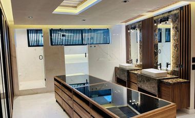 MUY BONITO CASA EN LOMAS ANGELOPOLIS II PARQUE CAIRO