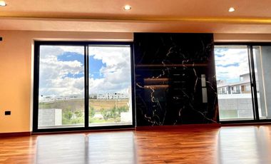 MUY BONITO CASA EN LOMAS ANGELOPOLIS II PARQUE CAIRO