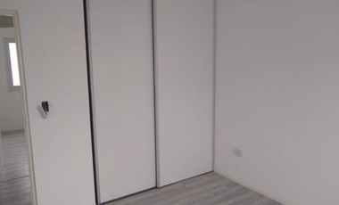 2 Duplex de 2 dormitorios con cochera y espacio libre a estrenar.- R. de Escalada.