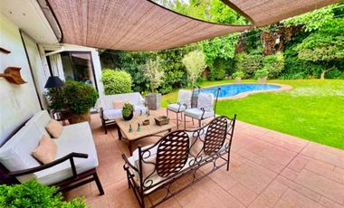 Casa en Venta en EXCELENTE CASA CON GRAN Y LINDO JARDIN CON PISCINA, MUY BUEN SECTOR¡¡¡