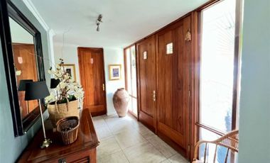 Casa en Venta en EXCELENTE CASA CON GRAN Y LINDO JARDIN CON PISCINA, MUY BUEN SECTOR¡¡¡