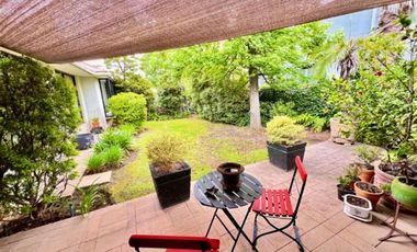 Casa en Venta en EXCELENTE CASA CON GRAN Y LINDO JARDIN CON PISCINA, MUY BUEN SECTOR¡¡¡