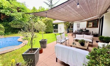 Casa en Venta en EXCELENTE CASA CON GRAN Y LINDO JARDIN CON PISCINA, MUY BUEN SECTOR¡¡¡