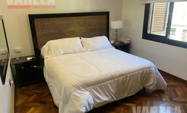 RESERVADA- Casa en Venta  2 Plantas. 2 Cocheras. Patio. Pileta. Quincho. Parrilla. Impecable!!