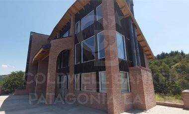 VENTA Gran propiedad a terminar sobre RP62 a 5 km del Lago Lolog Ideal para emprendimiento turístico